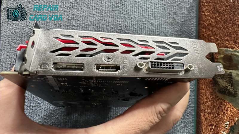 thay-cong-xuat-hinh-vga-intel-1